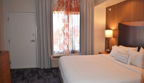 Executive-Suite, 1 King-Bett und Schlafsofa, Nichtraucher, Bergblick (Balcony)