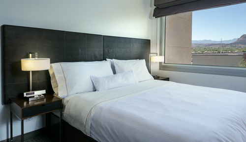 Studio, 1 King-Bett und Schlafsofa (Mobility Accessible, Roll-In Shower)