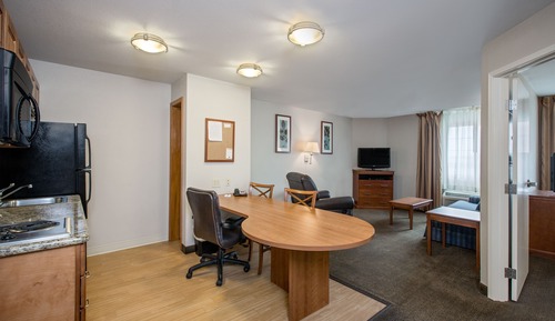 Studiosuite, 1 King-Bett, barrierearme Badewanne (Communications)