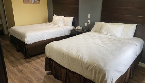 Zimmer, 2 Queen-Betten