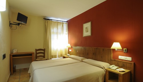 Dreibettzimmer (for 2 adults and 1 child)