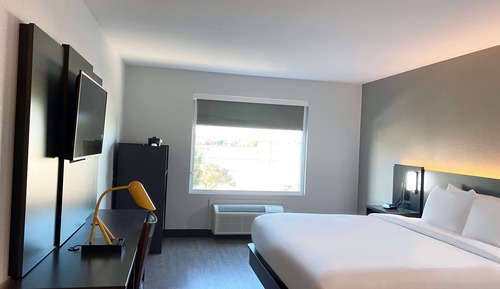 Apartment, 1 King-Bett, barrierefrei (Kitchen,Combined Dining & Living Room)