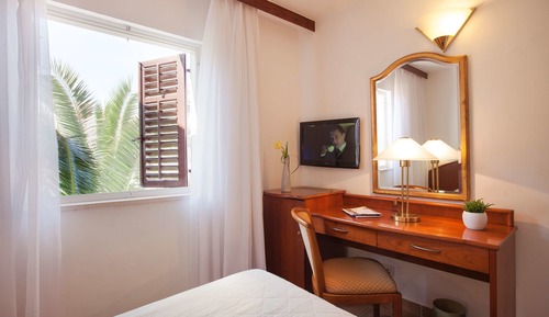 Standard-Doppel- oder -Zweibettzimmer