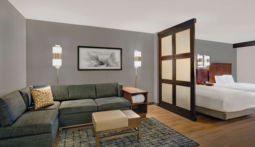 Zimmer, 2 Queen-Betten, barrierefrei, Badewanne