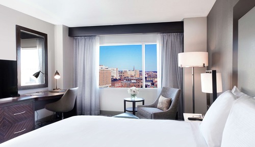 Zimmer, 1 King-Bett, barrierefrei (Hearing)