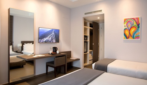 Dreibettzimmer, Gartenblick