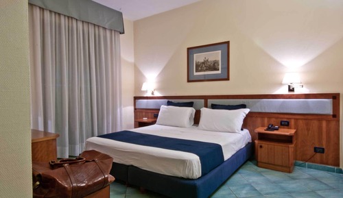 Economy-Doppelzimmer, Annex