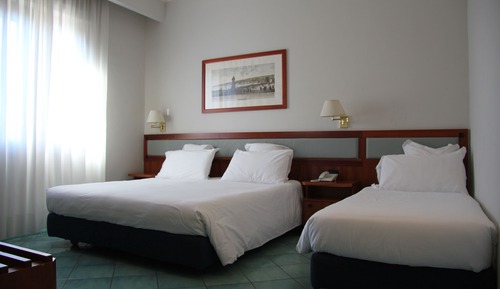 Economy-Dreibettzimmer, Annex