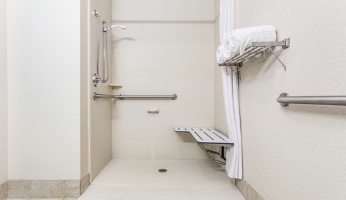 Zimmer, 2 Queen-Betten, barrierefrei