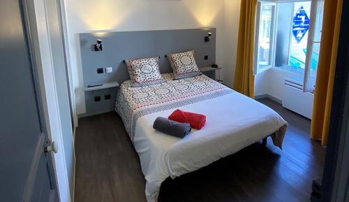 Apartment, mit Bad (Appartement N2)