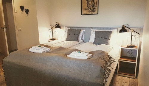 Doppelzimmer, eigenes Bad (Hlaðan)