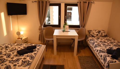 Dreibettzimmer (Grimm)