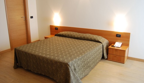 Doppel- oder Zweibettzimmer, Seeblick