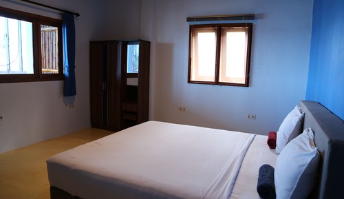 Deluxe-Doppelzimmer, 1 King-Bett, eingeschränkter Meerblick, am Strand