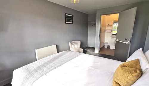 Deluxe-Vierbettzimmer, 2 Schlafzimmer, mit Bad, Gartenblick (Wing King Room 14-Ground Floor)