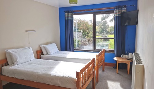 Standard-Zweibettzimmer, 2 Einzelbetten, Nichtraucher, mit Bad (Wing Twin Room 17-Ground Floor)