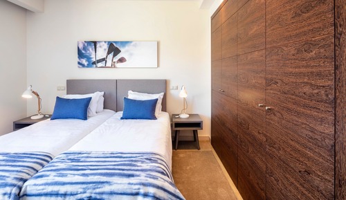 Deluxe-Stadtwohnung, 3 Schlafzimmer, eigener Pool