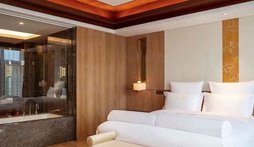 Deluxe-Suite, 1 King-Bett, Balkon