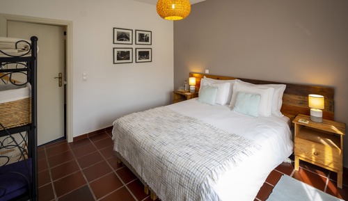 Doppel- oder Zweibettzimmer, eigenes Bad (Ribafria)