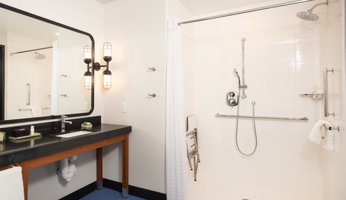 Standardzimmer, 2 Queen-Betten, barrierearm (Roll-In Shower)