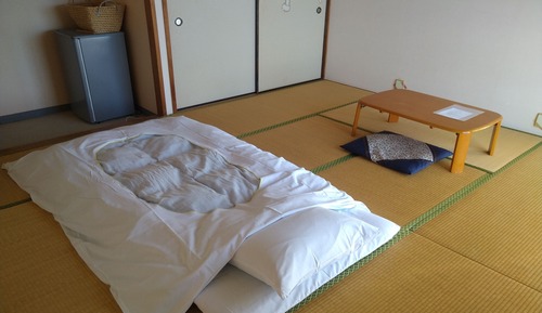 Traditional-Vierbettzimmer, Nichtraucher (With Shared Washroom)