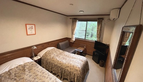 Basic-Zweibettzimmer