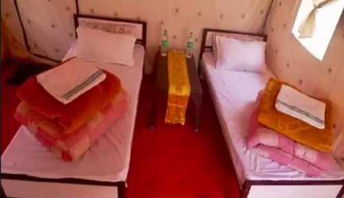 Standard-Zelt, 1 Doppelbett, Gartenblick