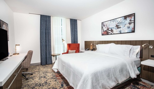 Zimmer, 1 King-Bett, barrierefrei (Hearing)