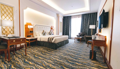 Deluxe Premier Suite (King Bed or 2 Twin Beds)