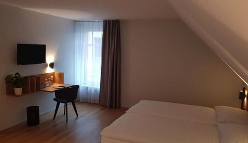 Design-Doppel- oder -Zweibettzimmer