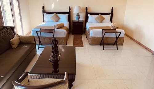 Deluxe-Studiosuite, Mehrere Betten, Nichtraucher, Blick auf den Golfplatz (Jacuzzi)