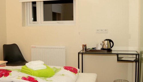 Doppel- oder Zweibettzimmer, eigenes Bad