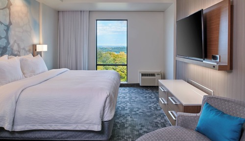 Zimmer, 1 King-Bett und Schlafsofa, Nichtraucher, Talblick (Mobility/Hearing Access, Roll-in Shwr)