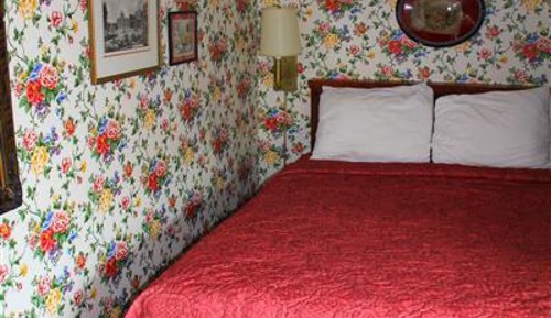 Premium-Einzelzimmer, mit Bad (COZY COLONIAL ONE QUEEN)