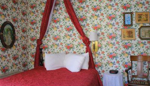 Premium-Einzelzimmer, mit Bad (COLONIAL ONE QUEEN)