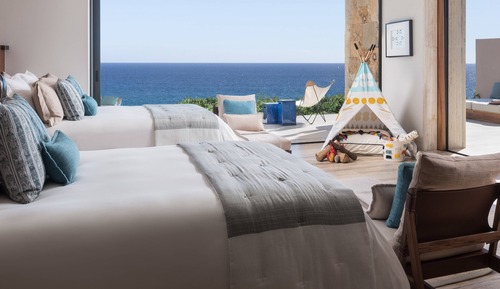 Zimmer, 2 Queen-Betten, Nichtraucher, eingeschränkter Meerblick (Ground Floor)