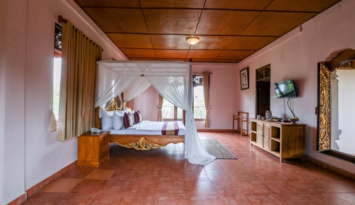 Classic-Zimmer, Gartenblick