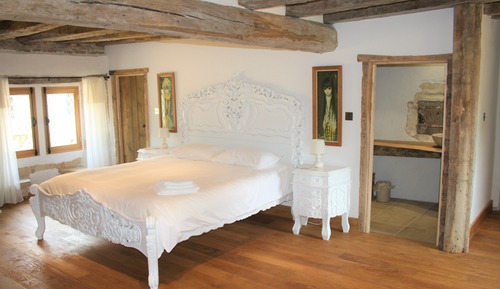 Superior-Suite, mit Bad, Blick auf den Innenhof (Max 2 adults + 2 children)