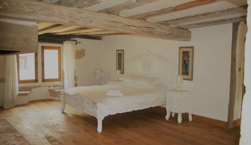 Deluxe-Doppelzimmer, mit Bad, Blick auf den Innenhof (With SuperKing Bed)