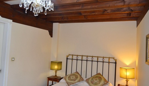 Doppel- oder Zweibettzimmer, mit Bad