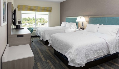 Zimmer, 2 Queen-Betten, barrierefrei, Badewanne (Hearing & Mobility)