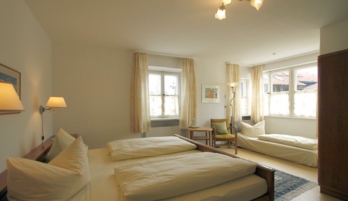 Standard-Vierbettzimmer, eigenes Bad