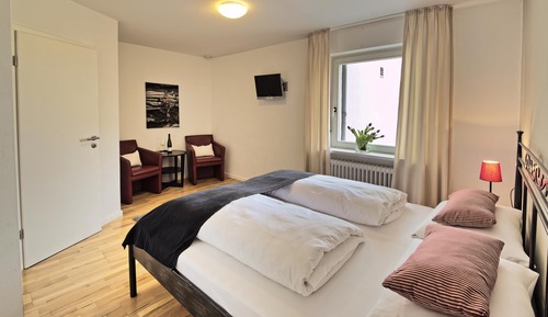 Doppelzimmer, mit Bad, Flussblick (Doppelzimmer)