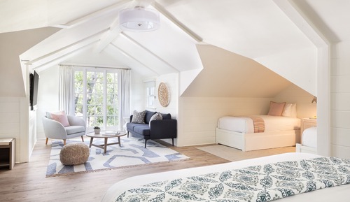 Luxury-Studiosuite, Mehrere Betten (Upstairs with 1 King Bed& 2 Twin Beds)