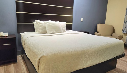 Zimmer, 1 King-Bett, barrierefrei, Nichtraucher (Kitchenette)