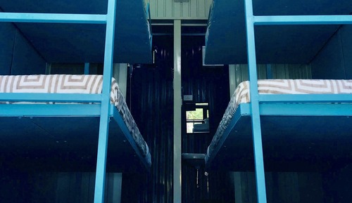 Zimmer (Modern Cabana Bunk)