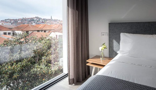 Doppel- oder Zweibettzimmer (Porto)