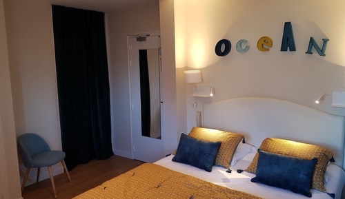 Premium-Zimmer, 1 Queen-Bett, Nichtraucher, Blick auf den Innenhof