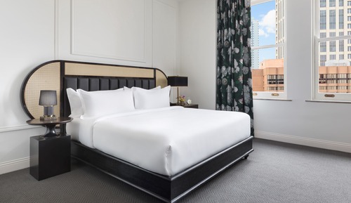 Deluxe-Zimmer, 1 King-Bett, barrierefrei, Badewanne (Mobility & Hearing)