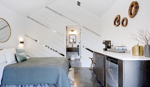 Ferienhütte, 1 Queen-Bett und Schlafsofa, Whirlpool, zum Innenhof hin